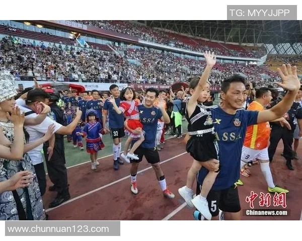 足球明星同框舞蹈精彩瞬间展现球场魅力与艺术之美的完美结合 足球明星同框舞蹈精彩瞬间展现球场魅力与艺术之美的完美结合